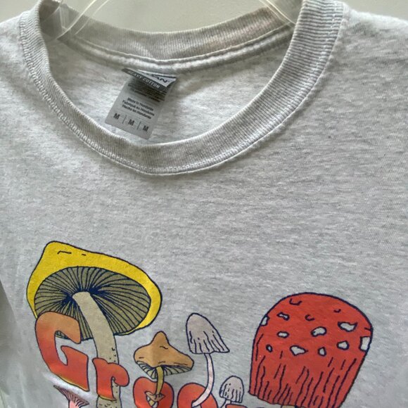 Groovy Mushroom Tee Size Medium Boho t-shirt - Picture 5 of 8